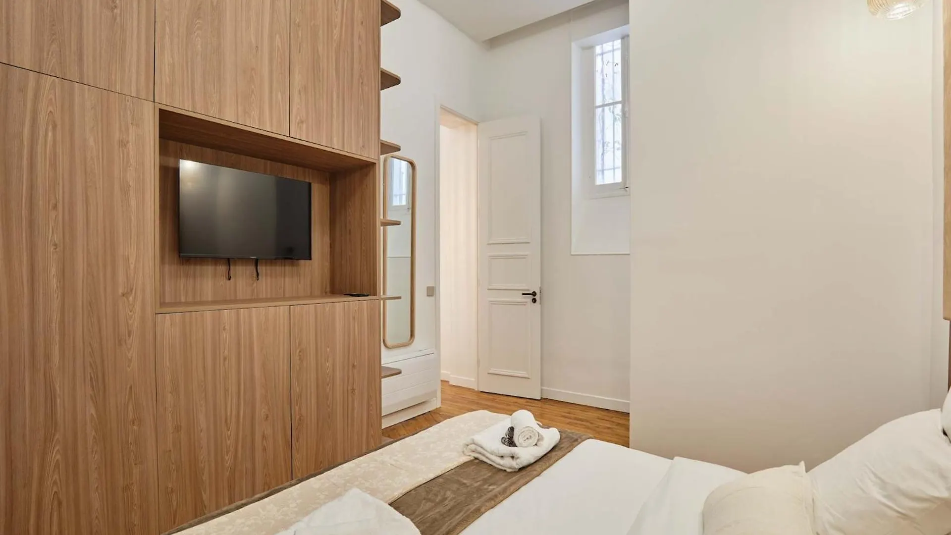 Apartment Sublime, Luxurious Flat Ac Matignon St Honore Paris