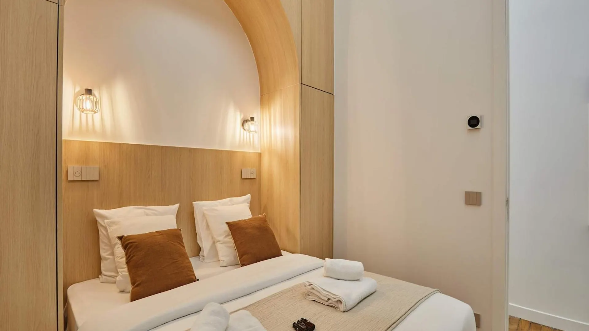 Sublime, Luxurious Flat Ac Matignon St Honore Paris