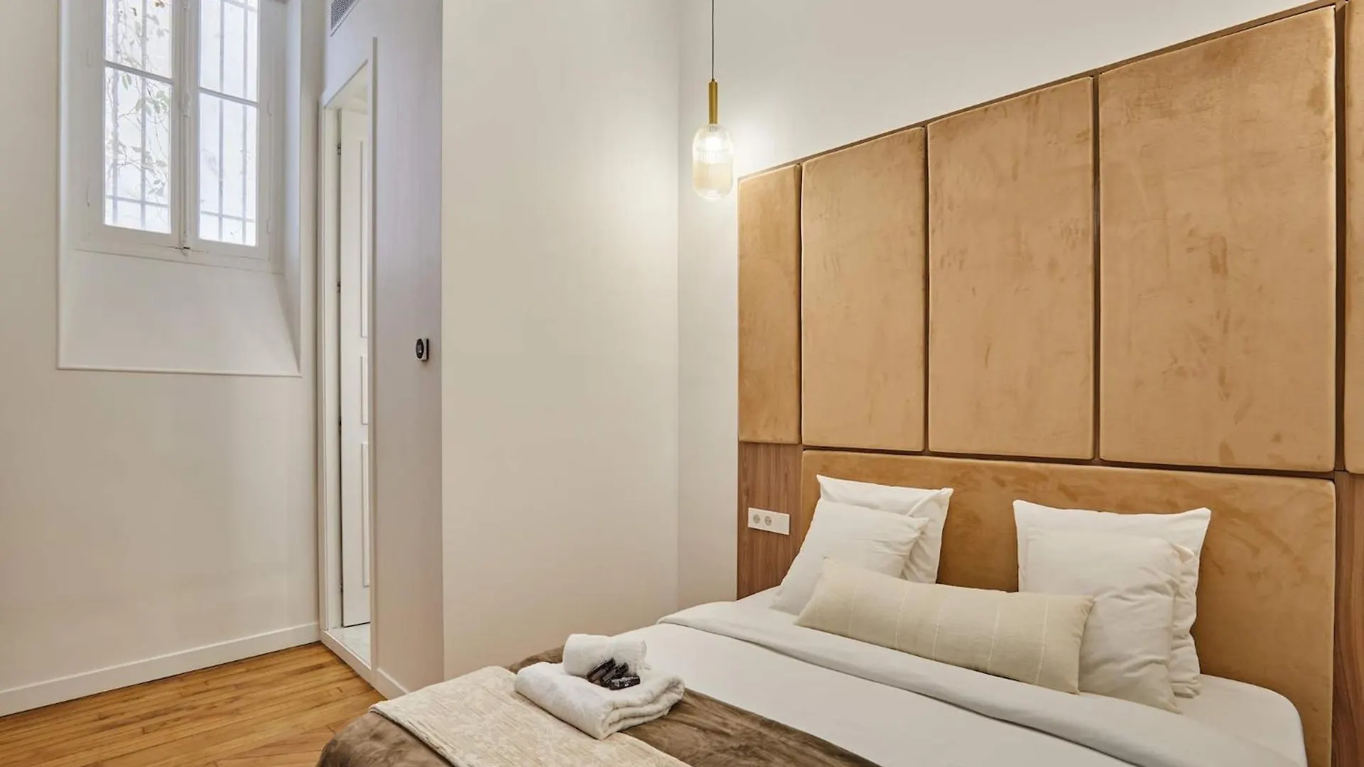 Sublime, Luxurious Flat Ac Matignon St Honore Paris France