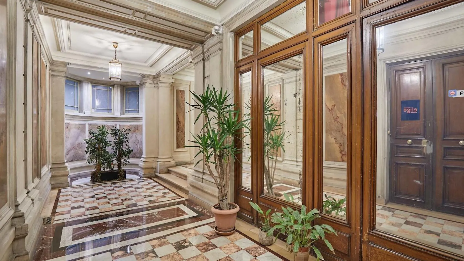 Sublime, Luxurious Flat Ac Matignon St Honore Paris 0*,  France