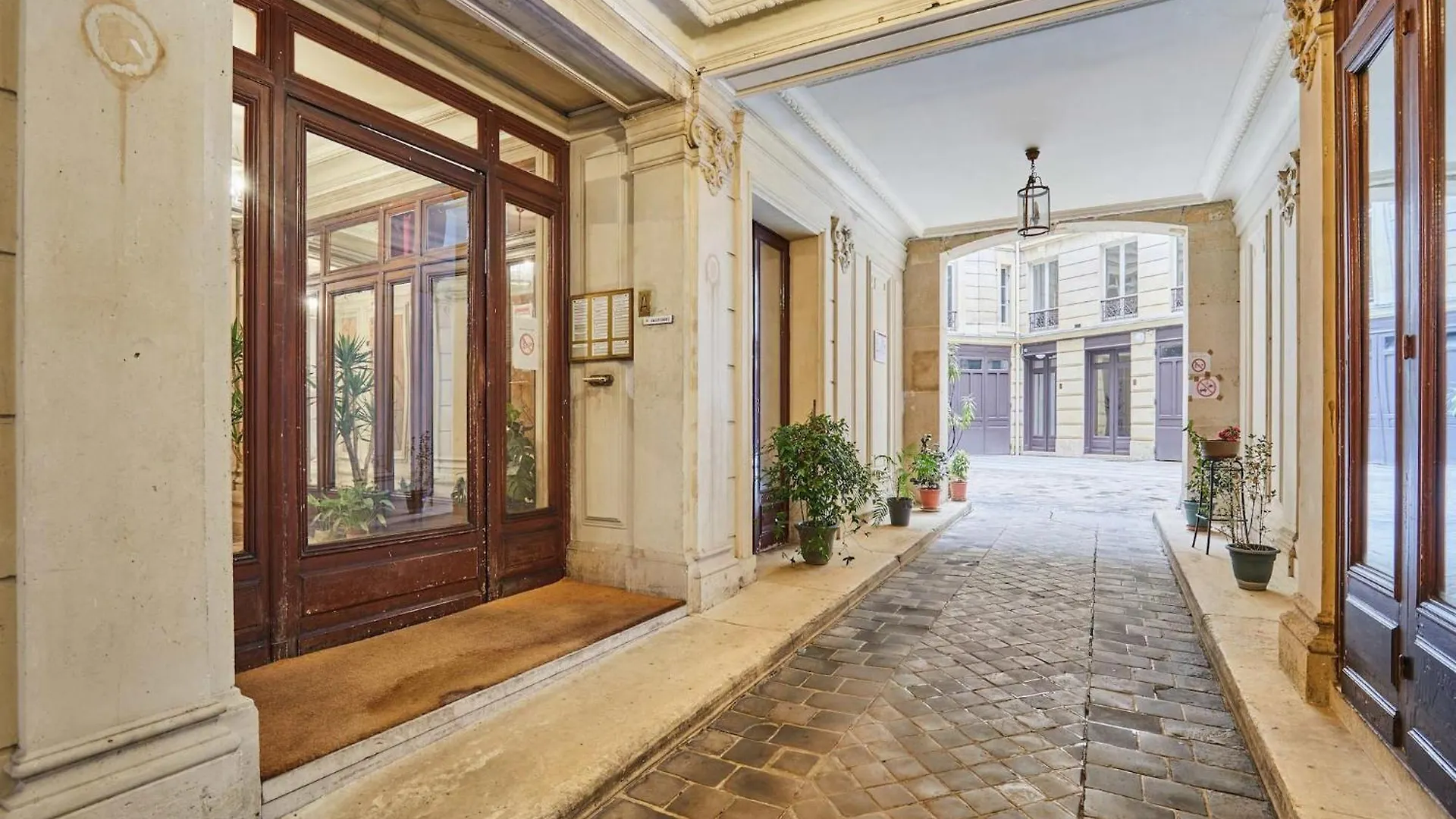 Apartment Sublime, Luxurious Flat Ac Matignon St Honore Paris France