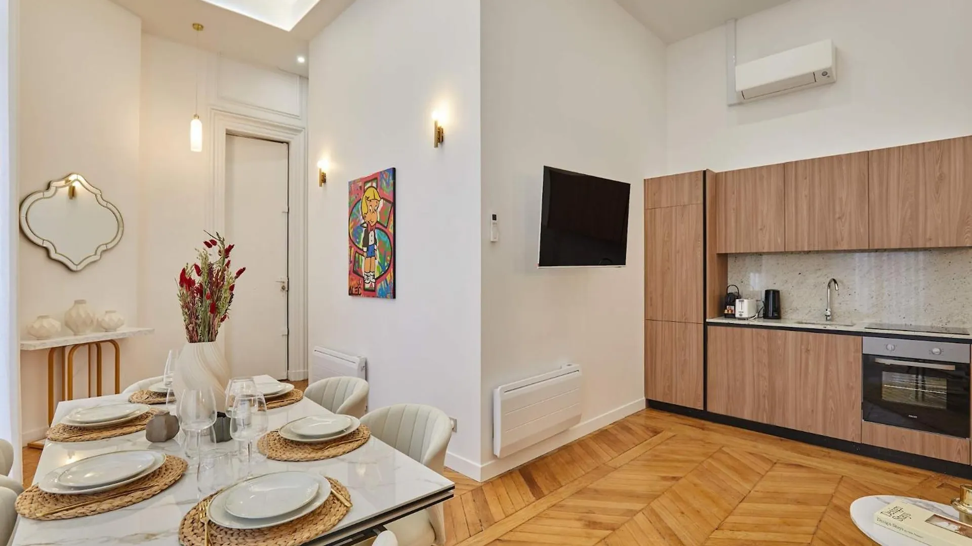 Sublime, Luxurious Flat Ac Matignon St Honore Paris 0*,  France