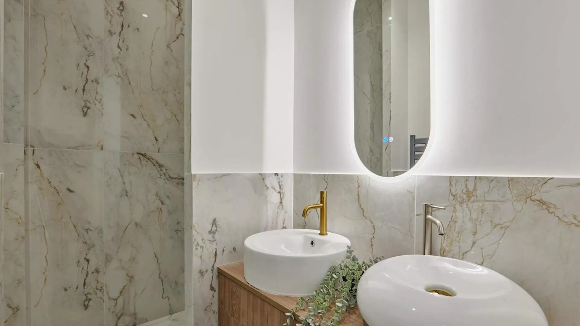 Sublime, Luxurious Flat Ac Matignon St Honore Paris France